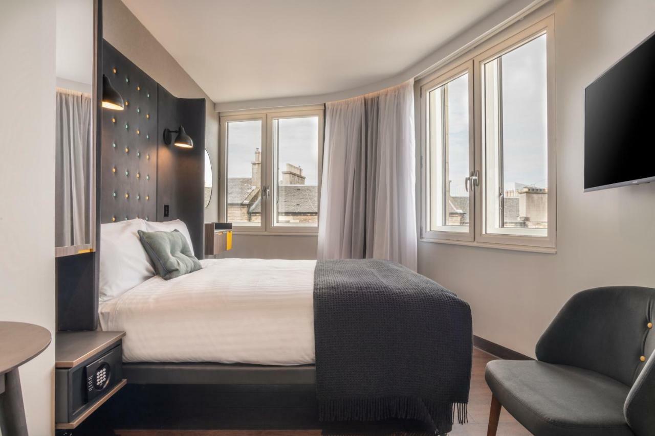Cozy Double with Window